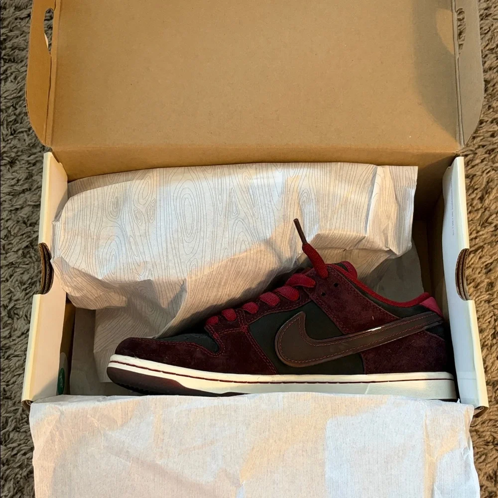 Nike Low Top Athletic Shoes in Black and Burgundy